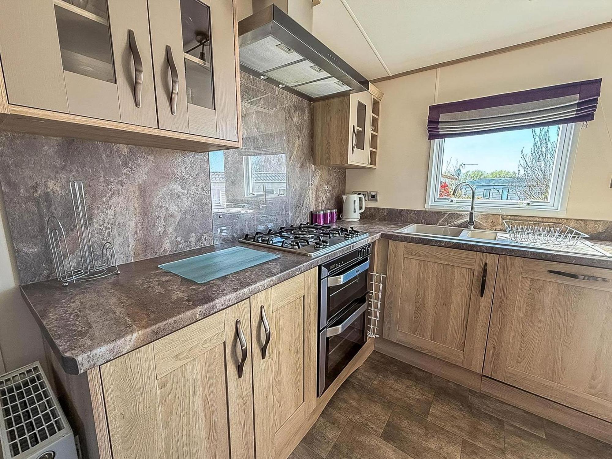 Beautiful Lodge At Manor Park In Hunstanton Ref 23018K Екстериор снимка